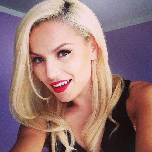 Дуучин Ука “Би толиноос эрч хүчийг авдаг болсон”